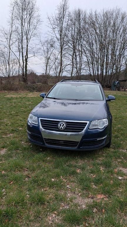 Gebraucht VW Passat 143 PS (105 kW) 2010 Blau Kombi