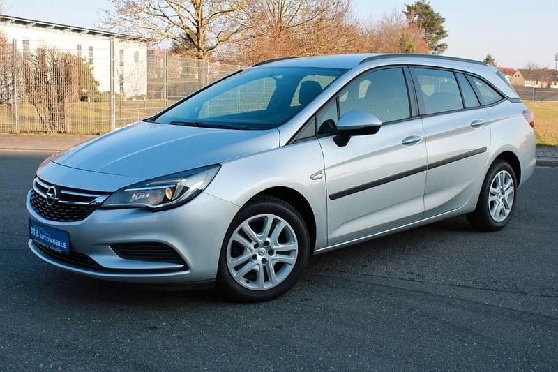 Używany Opel Astra Edition 95 KM (69 kW) 2016 Szary Kombi