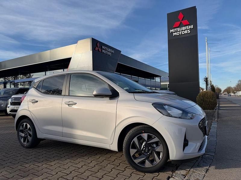 Neu Hyundai i10 79 PS (58 kW) 2025 Grau Kleinwagen