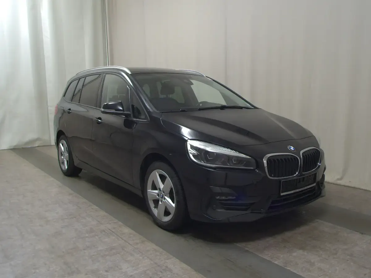 Gebraucht BMW 218 Gran Tourer Advantage 150 PS (110 kW) 2021 Schwarz Van / Kleinbus