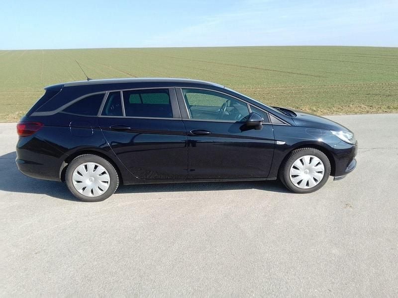 Gebraucht Opel Astra 110 PS (80 kW) 2018 Blau Kombi