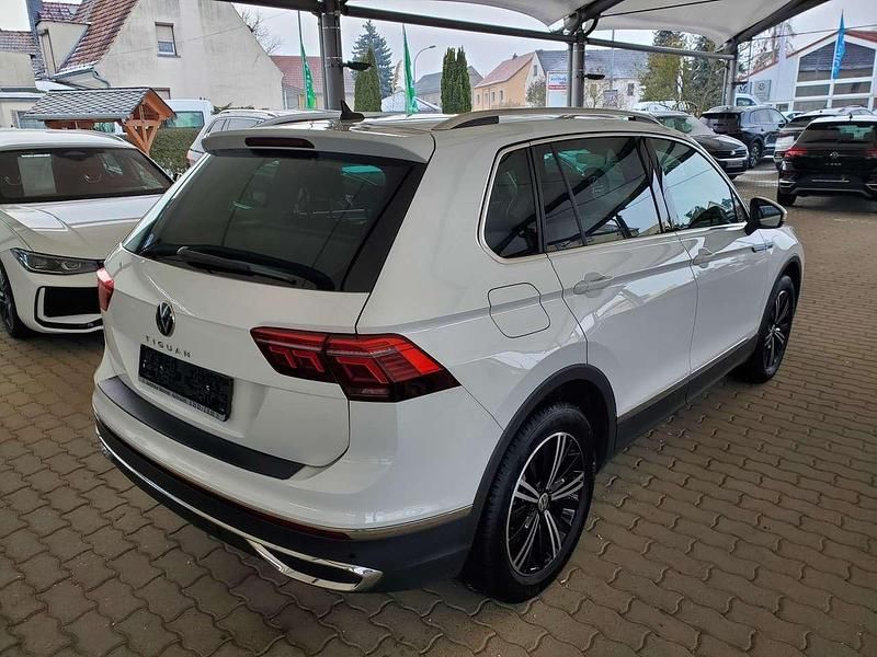 Gebraucht VW Tiguan Elegance 150 PS (110 kW) 2023 Pure white SUV