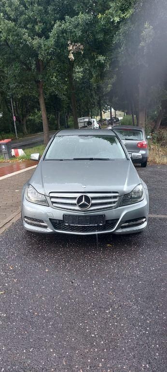 Silber Gebraucht 2013 Mercedes C180 Limousine | 8.499 € (Guter Preis) - Bild 1/4