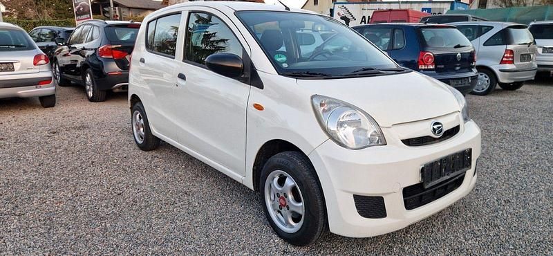 Gebraucht Daihatsu Cuore 69 PS (50 kW) 2010 Weiß Kleinwagen