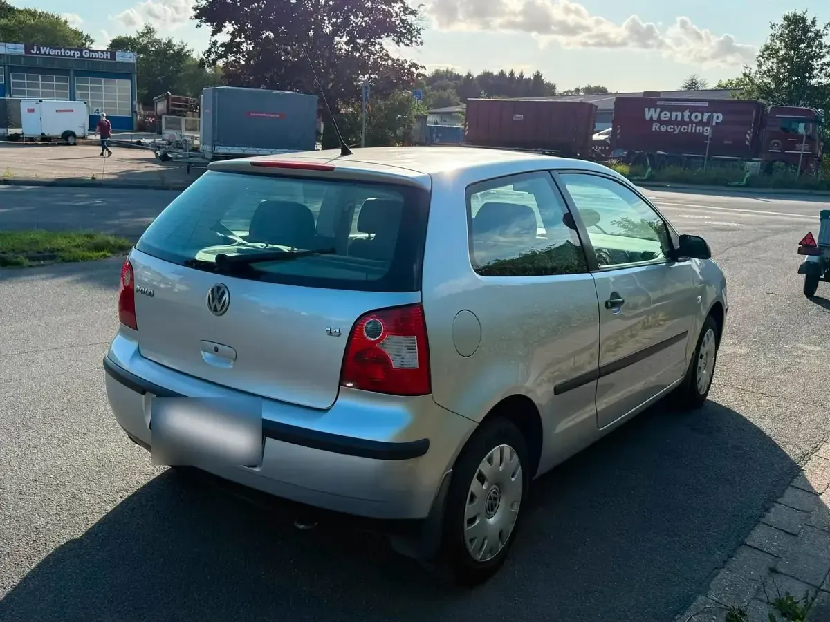 Gebraucht VW Polo 75 PS (55 kW) 2003 Silber Kleinwagen