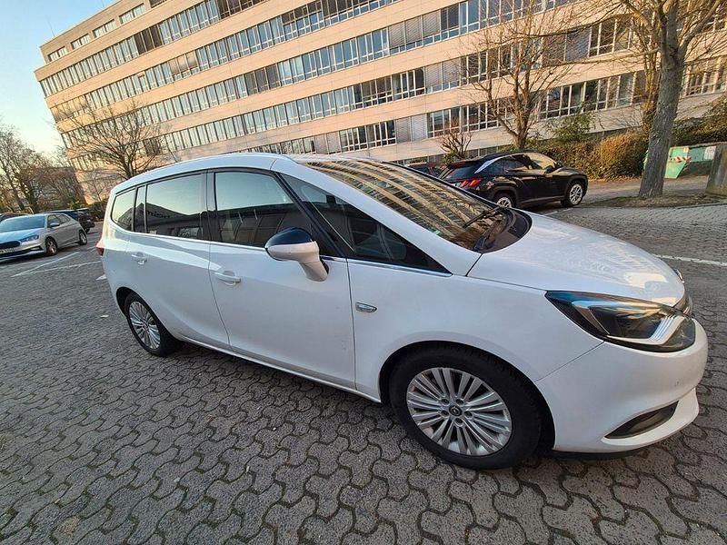 Gebraucht Opel Zafira Active 131 PS (96 kW) 2017 Weiß Van / Kleinbus