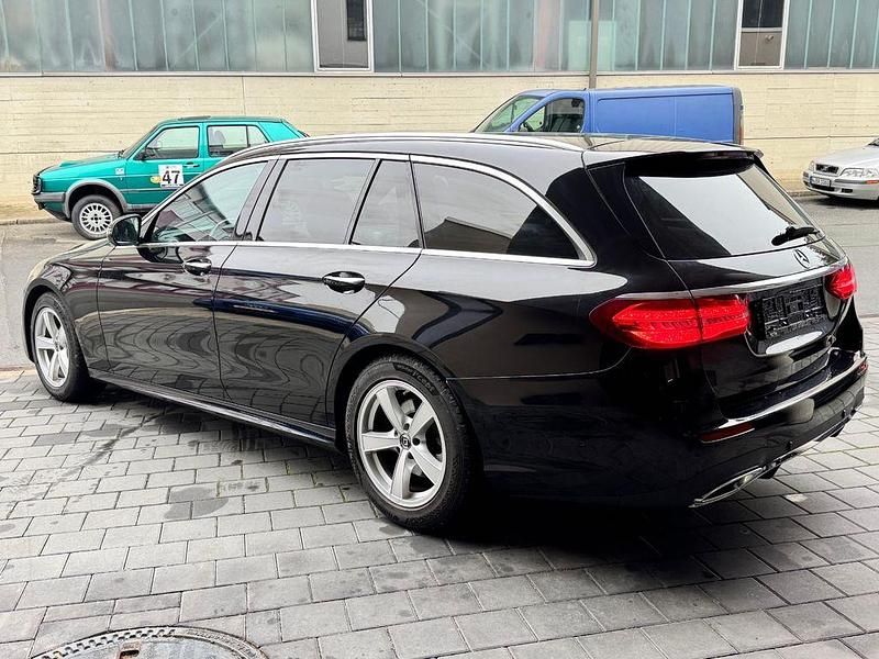Gebraucht Mercedes E220 AMG line 194 PS (142 kW) 2019 Schwarz Kombi
