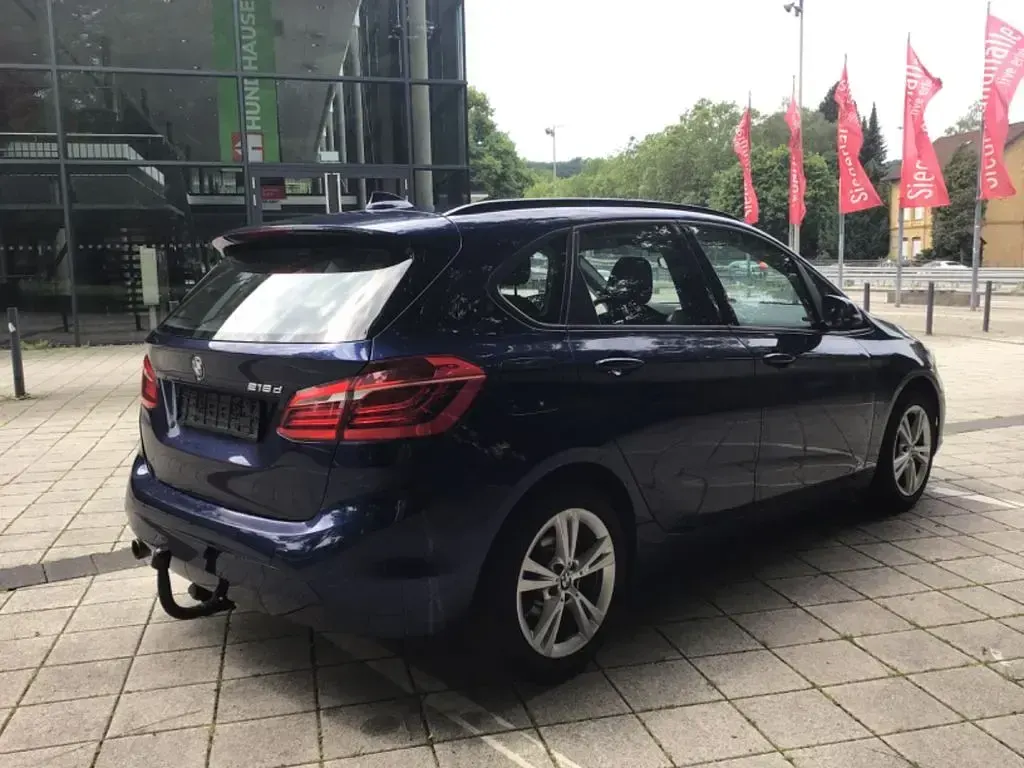 Gebraucht BMW 218 Active Tourer Advantage 150 PS (110 kW) 2017 Dunkelblaumet Van / Kleinbus