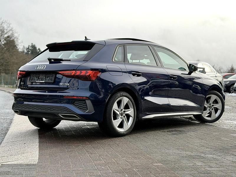 Gebraucht Audi A3 S-Line 116 PS (85 kW) 2022 Blau Limousine