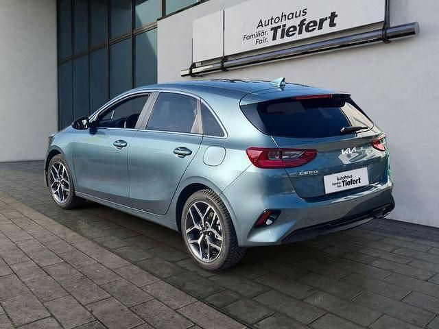 Gebraucht Kia Ceed Platinum 140 PS (102 kW) 2025 (usg) yucca steel gray m Kleinwagen