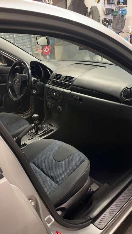 Gebraucht Mazda 3 Inclusive 109 PS (80 kW) 2005 Silber Limousine