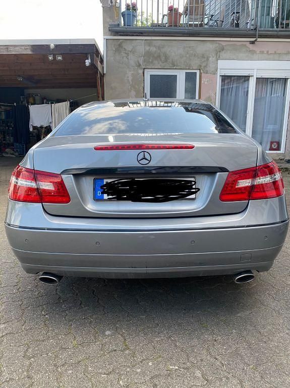 Gebraucht Mercedes E350 Avantgarde 231 PS (169 kW) 2010 Grau Coupé