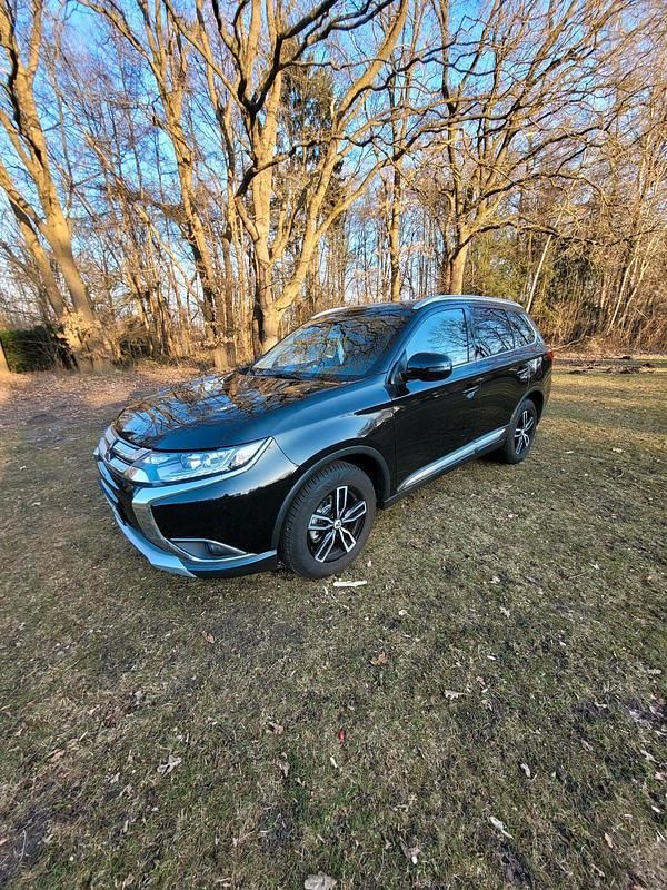 Gebraucht Mitsubishi Outlander 150 PS (110 kW) 2019 Schwarz SUV
