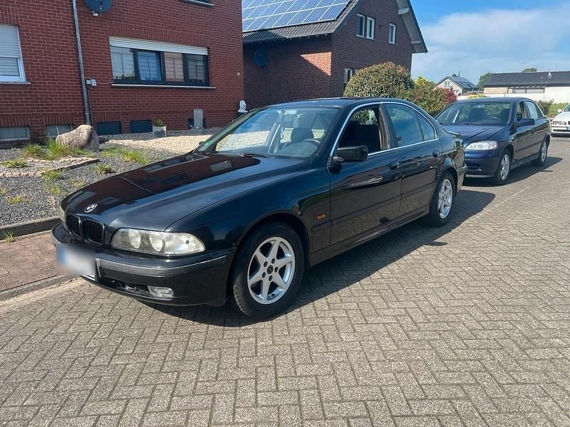 Schwarz Gebraucht 1997 BMW 523 Basis Limousine | 1.600 € (Guter Preis) - Bild 1/3