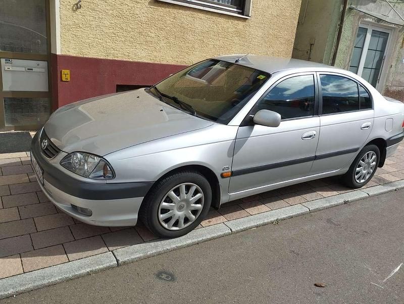 Gebraucht 2002 Toyota Avensis Sol Limousine | 2.500 € (Fairer Preis) - Bild 1/4