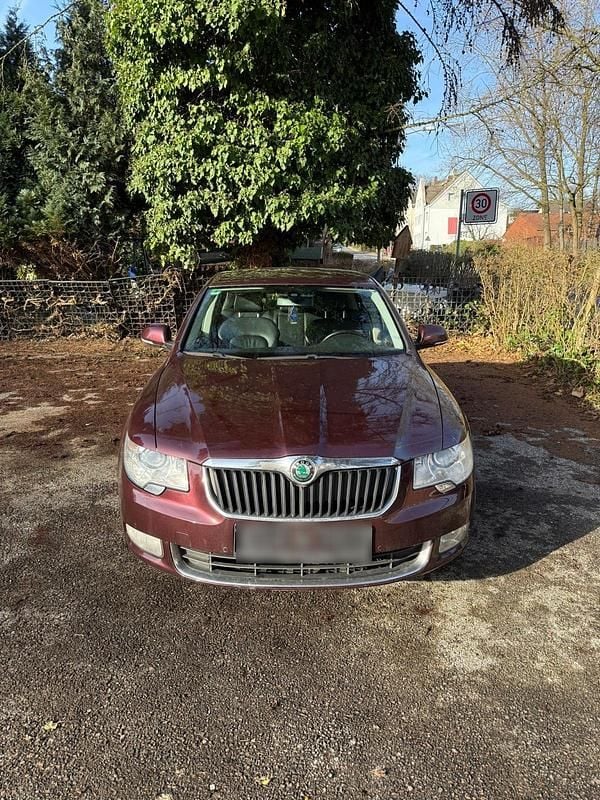 Gebraucht Skoda Superb 160 PS (117 kW) 2010 Rot Limousine