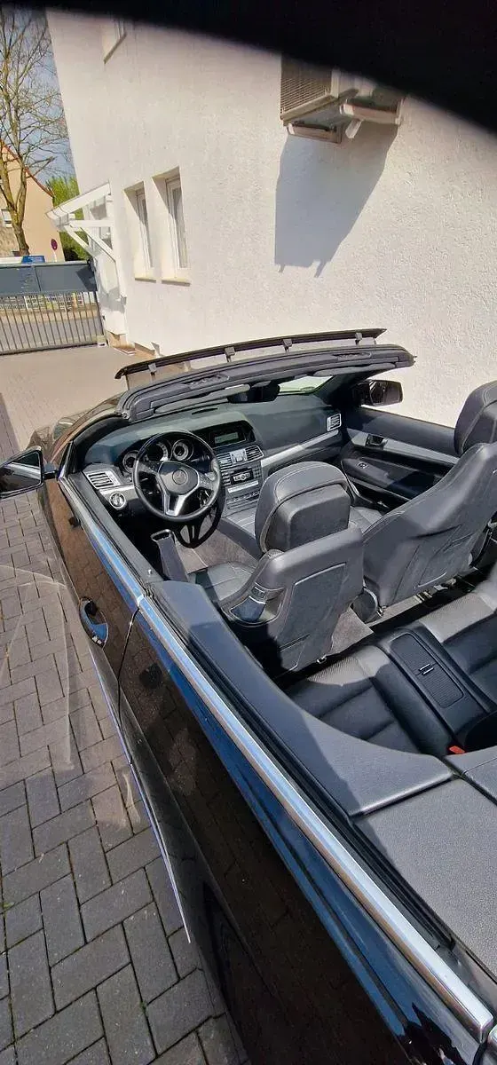 Gebraucht Mercedes E200 186 PS (136 kW) 2015 Schwarz Cabrio