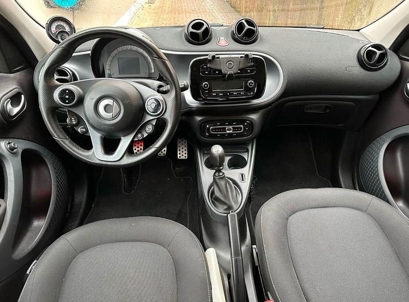 Gebraucht Smart ForFour Passion 90 PS (66 kW) 2016 Schwarz Kleinwagen