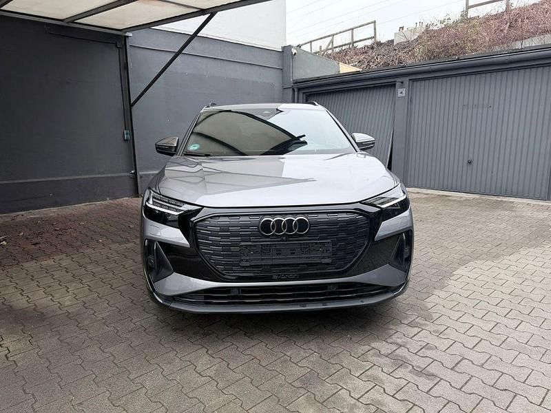 Gebraucht Audi Q4 e-tron S-Line 219 kW (299 PS) 2023 Grau SUV