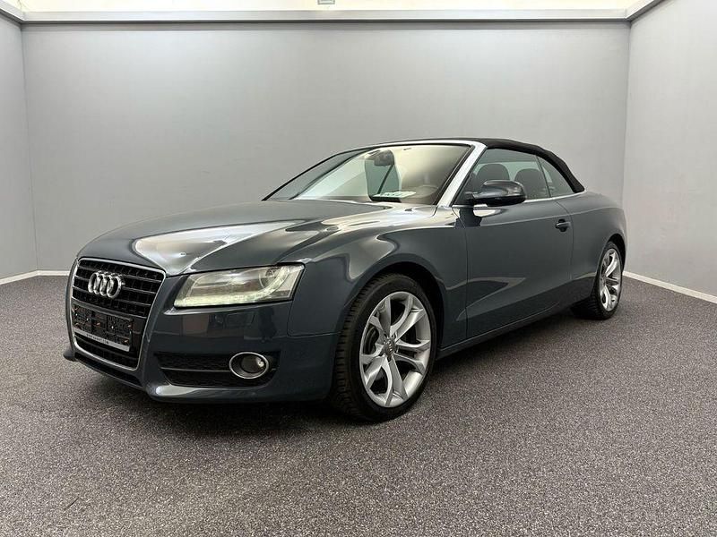 Grau Gebraucht 2011 Audi A5 Cabriolet Design Cabrio | 7.499 € - Bild 1/4