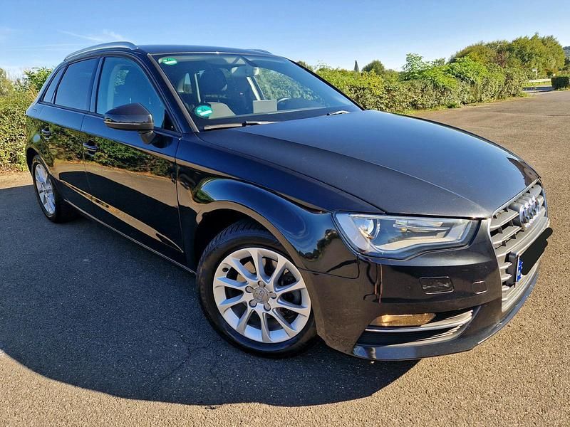 Schwarz Gebraucht 2013 Audi A3 Sportback Kombi | 11.900 € (Fairer Preis) - Bild 1/4