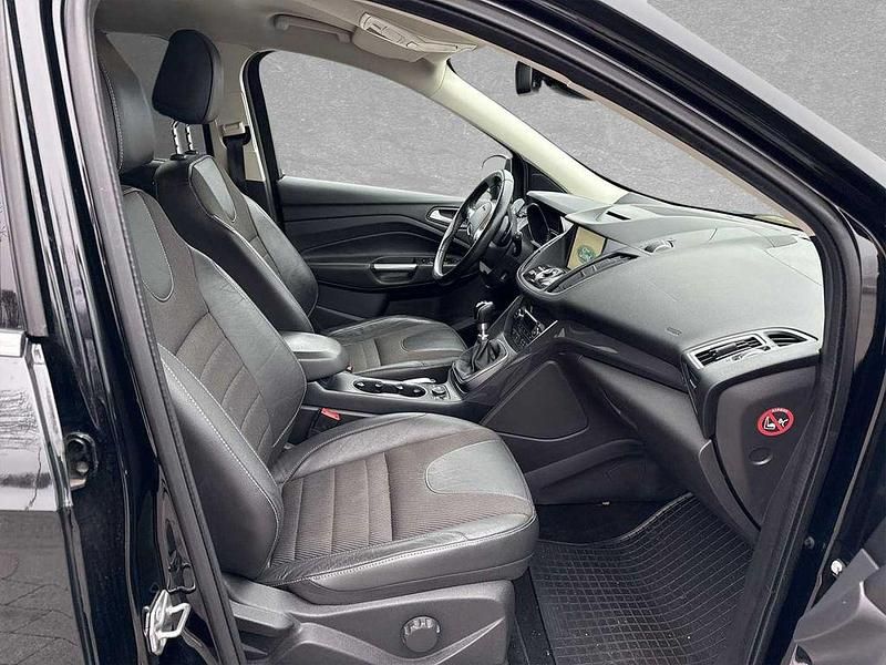 Gebraucht Ford Kuga Individual 179 PS (131 kW) 2016 Iridiumschwarz metallic SUV