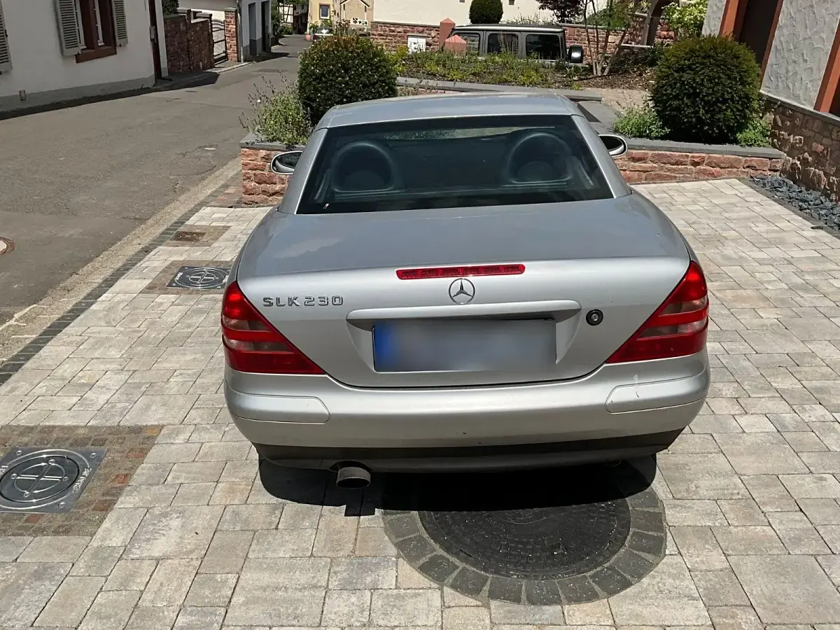 Gebraucht Mercedes SLK230 197 PS (144 kW) 2000 Silber Cabrio