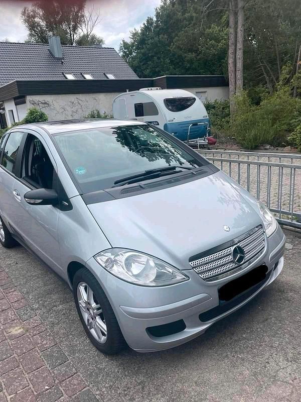 Grau Gebraucht 2007 Mercedes A180 Limousine | 2.660 € (Fairer Preis) - Bild 1/4