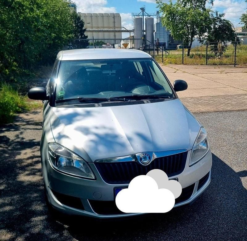 Silber Gebraucht 2012 Skoda Fabia Kleinwagen | 2.600 € (Superpreis) - Bild 1/4