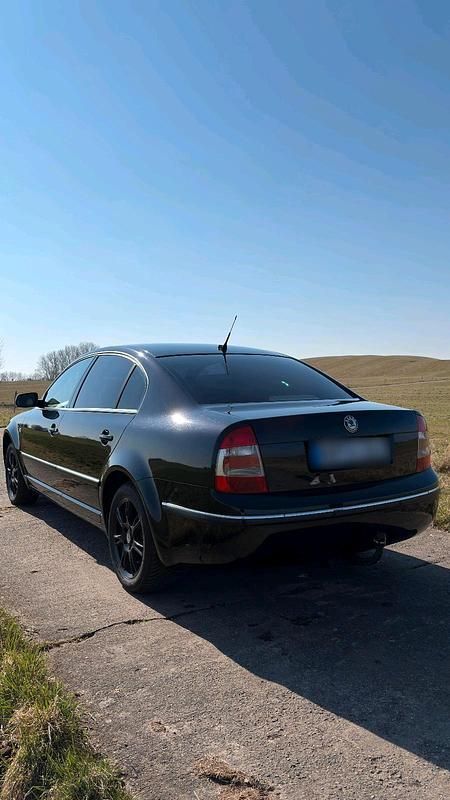 Gebraucht Skoda Superb 193 PS (141 kW) 2001 Schwarz Limousine