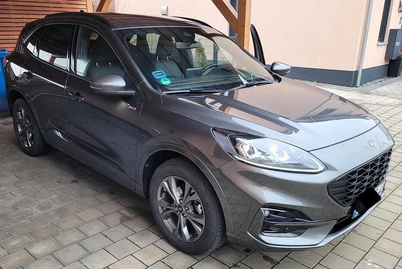 Gebraucht Ford Kuga ST-Line 225 PS (165 kW) 2021 Grau SUV