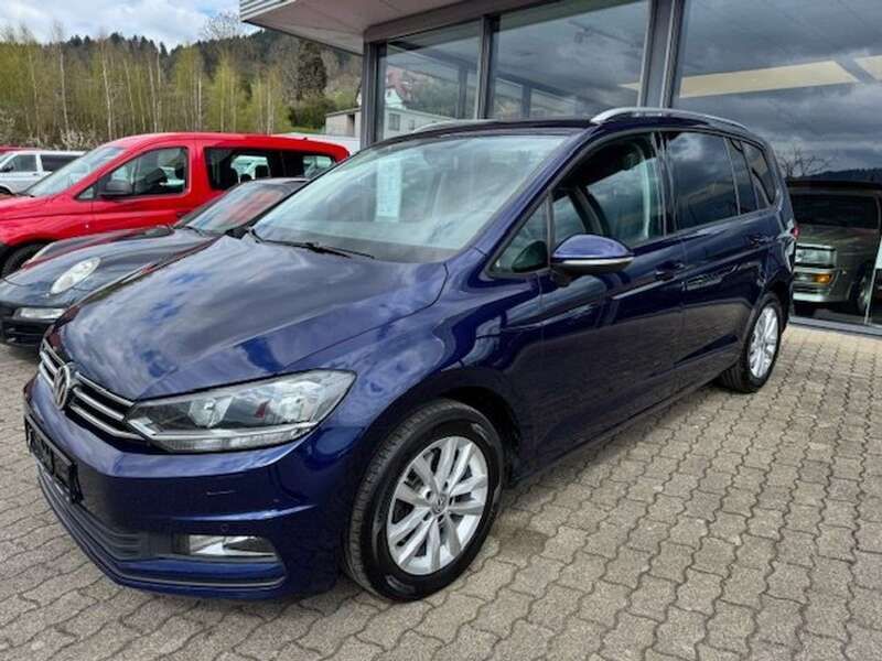 Atlantik blue metallic Gebraucht 2016 VW Touran Comfortline Van / Kleinbus | 11.900 € (Fairer Preis) - Bild 1/4