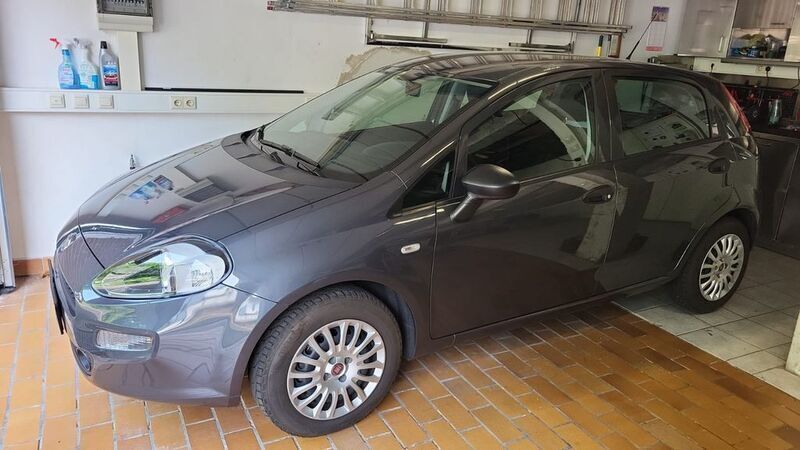 Schwarz Gebraucht 2016 Fiat Punto Kleinwagen | 5.500 € (Fairer Preis) - Bild 1/4