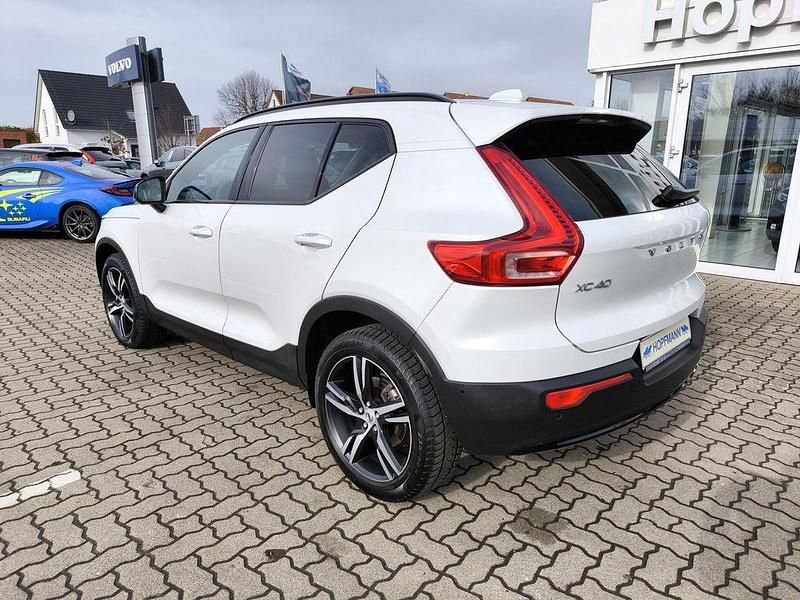 Gebraucht Volvo XC40 Plus 163 PS (119 kW) 2025 Crystal white / metallic SUV