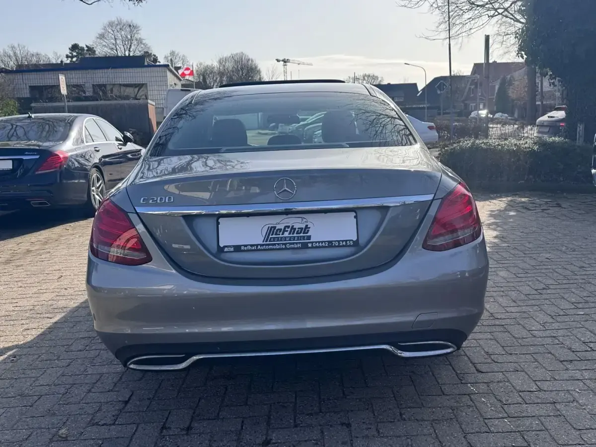 Gebraucht Mercedes C200 184 PS (135 kW) 2016 Silber Limousine