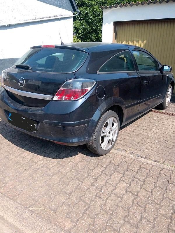 Schwarz Gebraucht 2008 Opel Astra GTC Coupé | 1.150 € (Guter Preis) - Bild 1/4