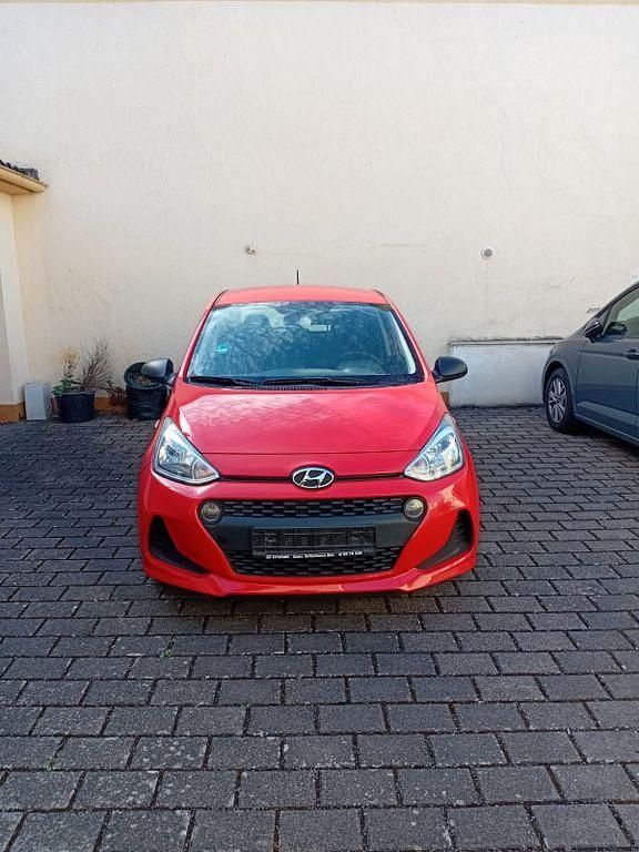 Rot Gebraucht 2018 Hyundai i10 Trend Kleinwagen | 7.000 € (Guter Preis) - Bild 1/4