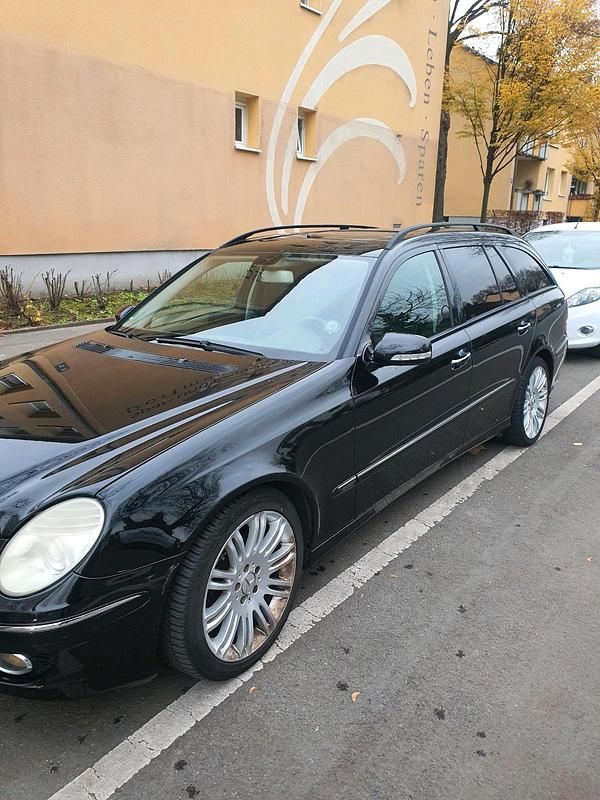 Schwarz Gebraucht 2008 Mercedes E280 Kombi | 5.300 € - Bild 1/4