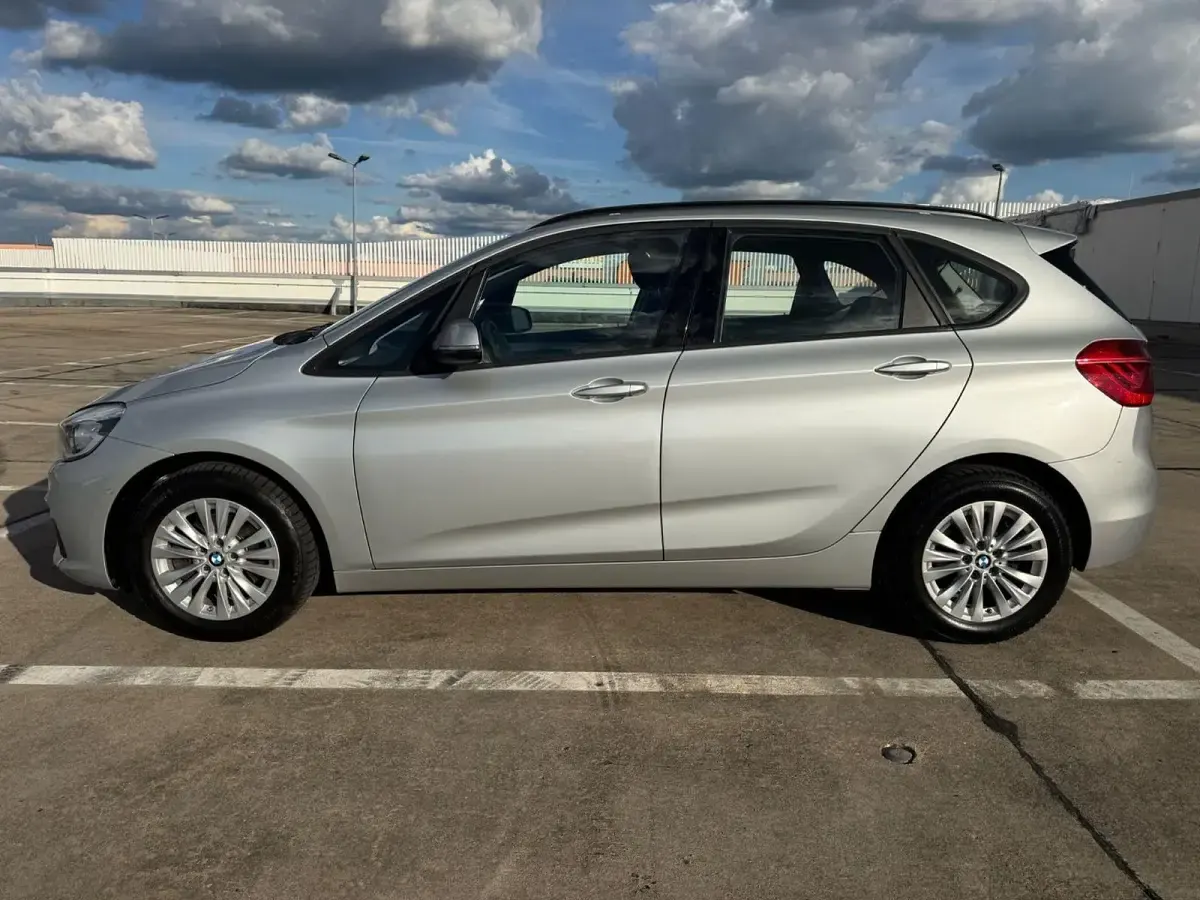 Gebraucht BMW 216 Active Tourer 116 PS (85 kW) 2016 Silber Van / Kleinbus