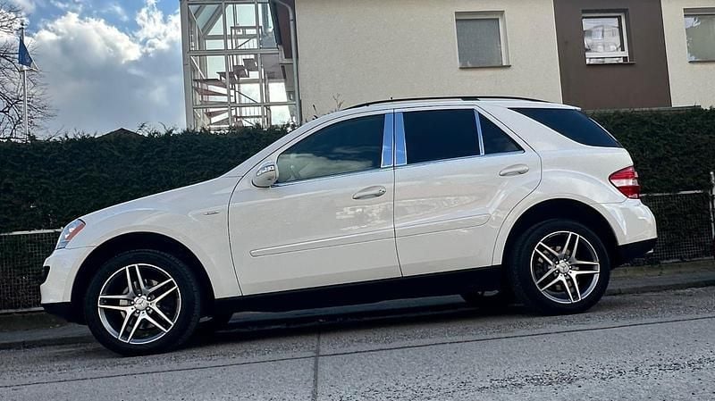Gebraucht Mercedes ML350 272 PS (200 kW) 2007 Weiß SUV