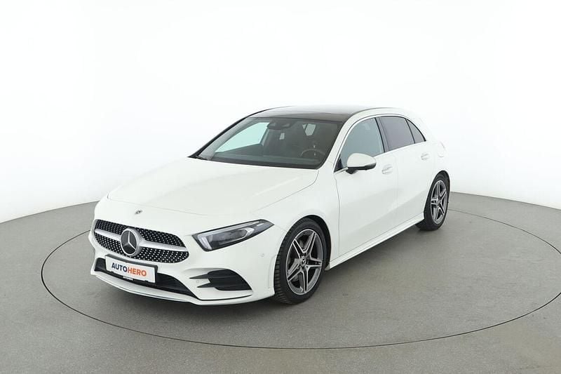 Weiß Gebraucht 2021 Mercedes A220 AMG line Limousine | 28.410 € (Guter Preis) - Bild 1/3