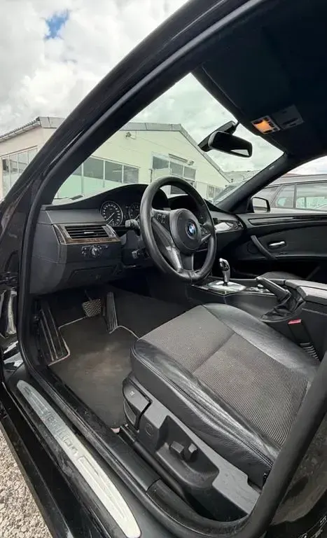 Gebraucht BMW 525 Exclusive 218 PS (160 kW) 2009 Schwarz Limousine