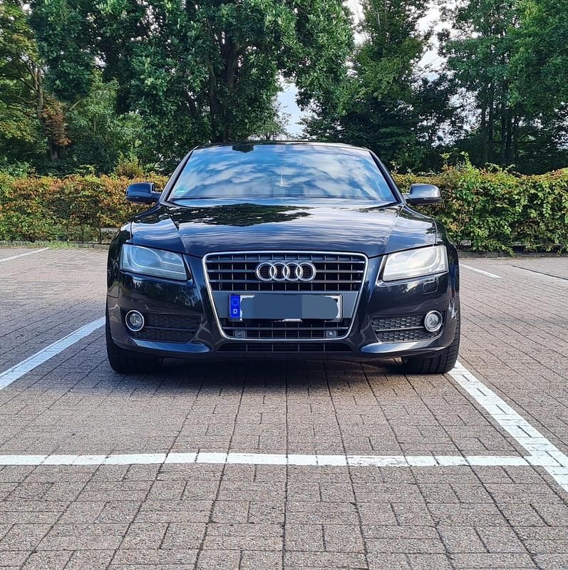 Schwarz Gebraucht 2011 Audi A5 Comfort Coupé | 10.000 € (Fairer Preis) - Bild 1/4