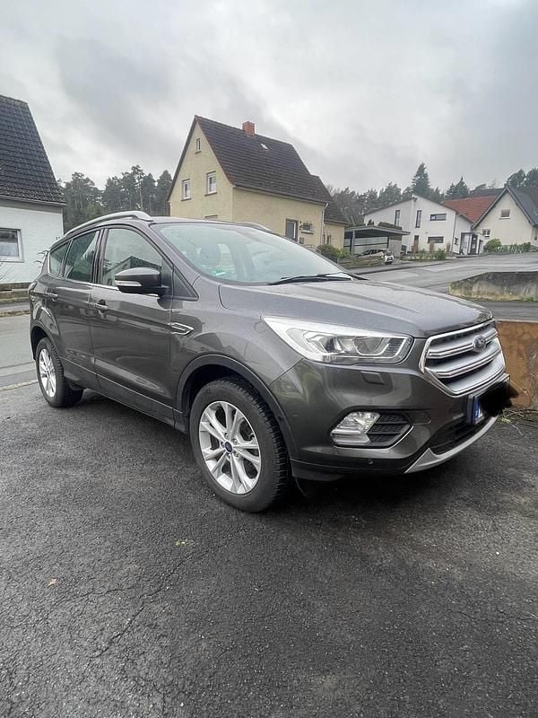 Gebraucht Ford Kuga 150 PS (110 kW) 2020 Grau SUV