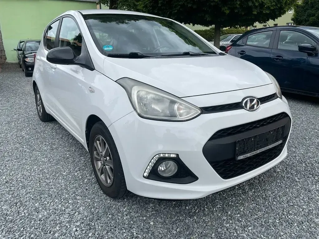 Gebraucht Hyundai i10 69 PS (50 kW) 2014 Weiß Kleinwagen