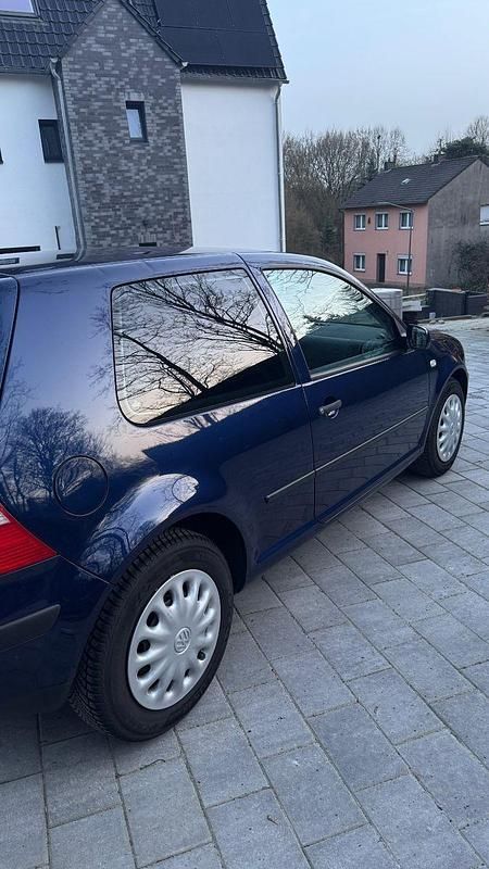 Gebraucht VW Golf IV 75 PS (55 kW) 2003 Blau Kleinwagen