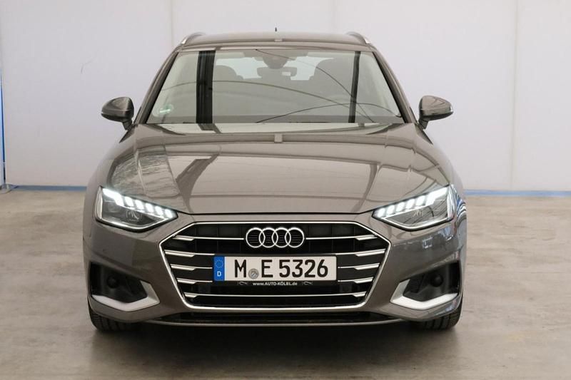 Gebraucht Audi A4 Advanced 163 PS (119 kW) 2021 Grau metallic Kombi