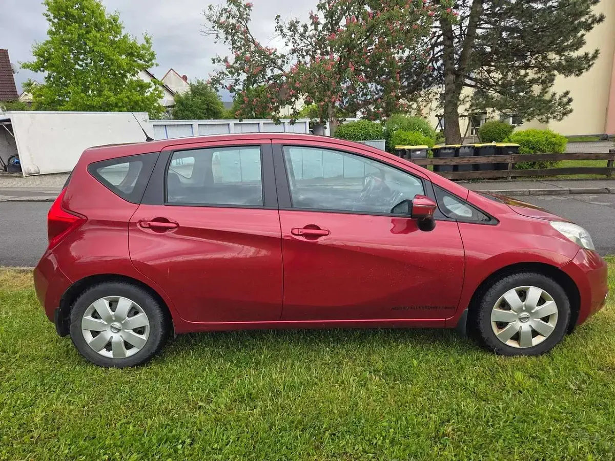 Gebraucht Nissan Note Acenta 80 PS (58 kW) 2014 Force red metallic Kleinwagen
