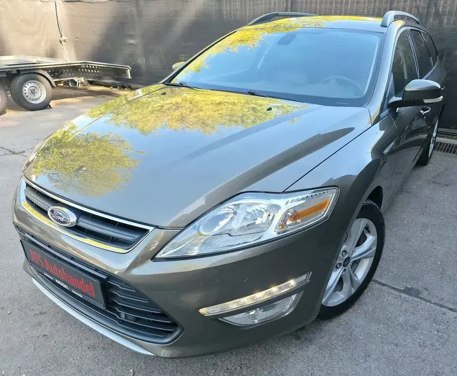 Gebraucht Ford Mondeo S 163 PS (119 kW) 2012 Braun Limousine