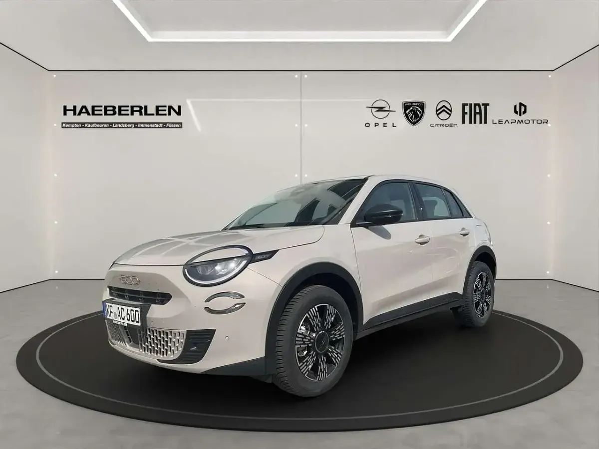 Gebraucht Fiat 600 Business 101 PS (74 kW) 2026 Beige SUV
